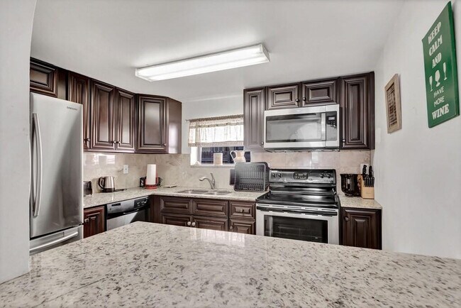 Building Photo - 1510 S 20th Ave