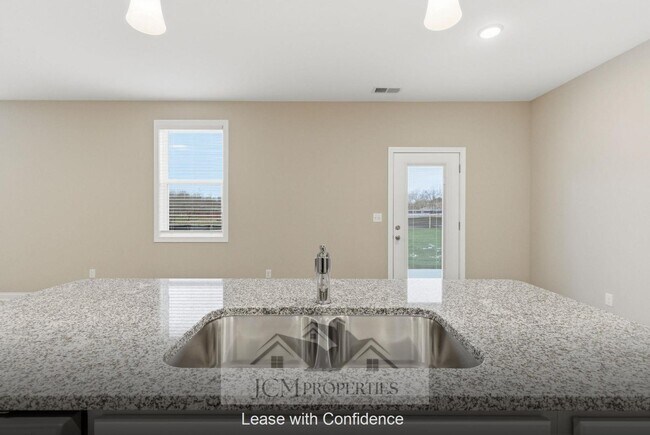 Building Photo - 104 Lambert Fld