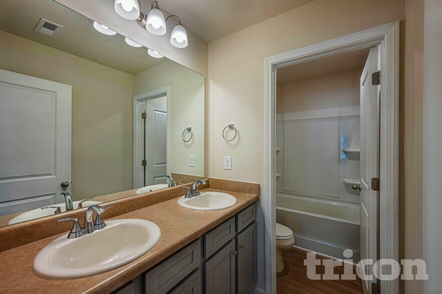 Building Photo - 218 Margrave Dr