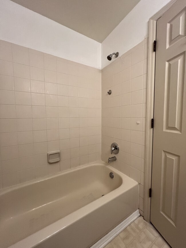 Building Photo - 3356 Fox Hunt Dr