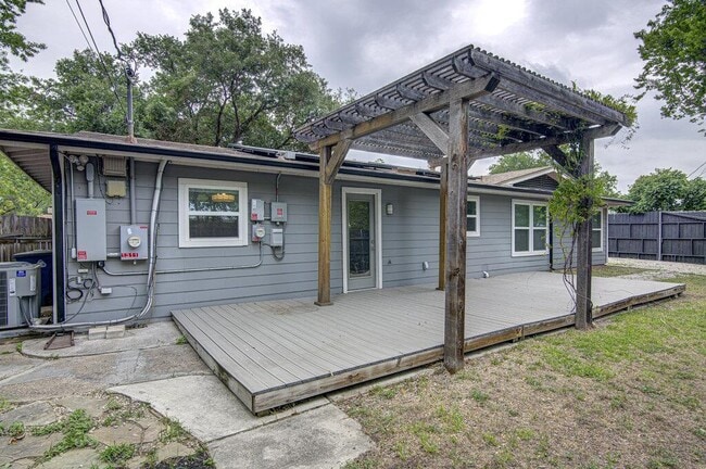 Building Photo - 1311 Westmoor Dr