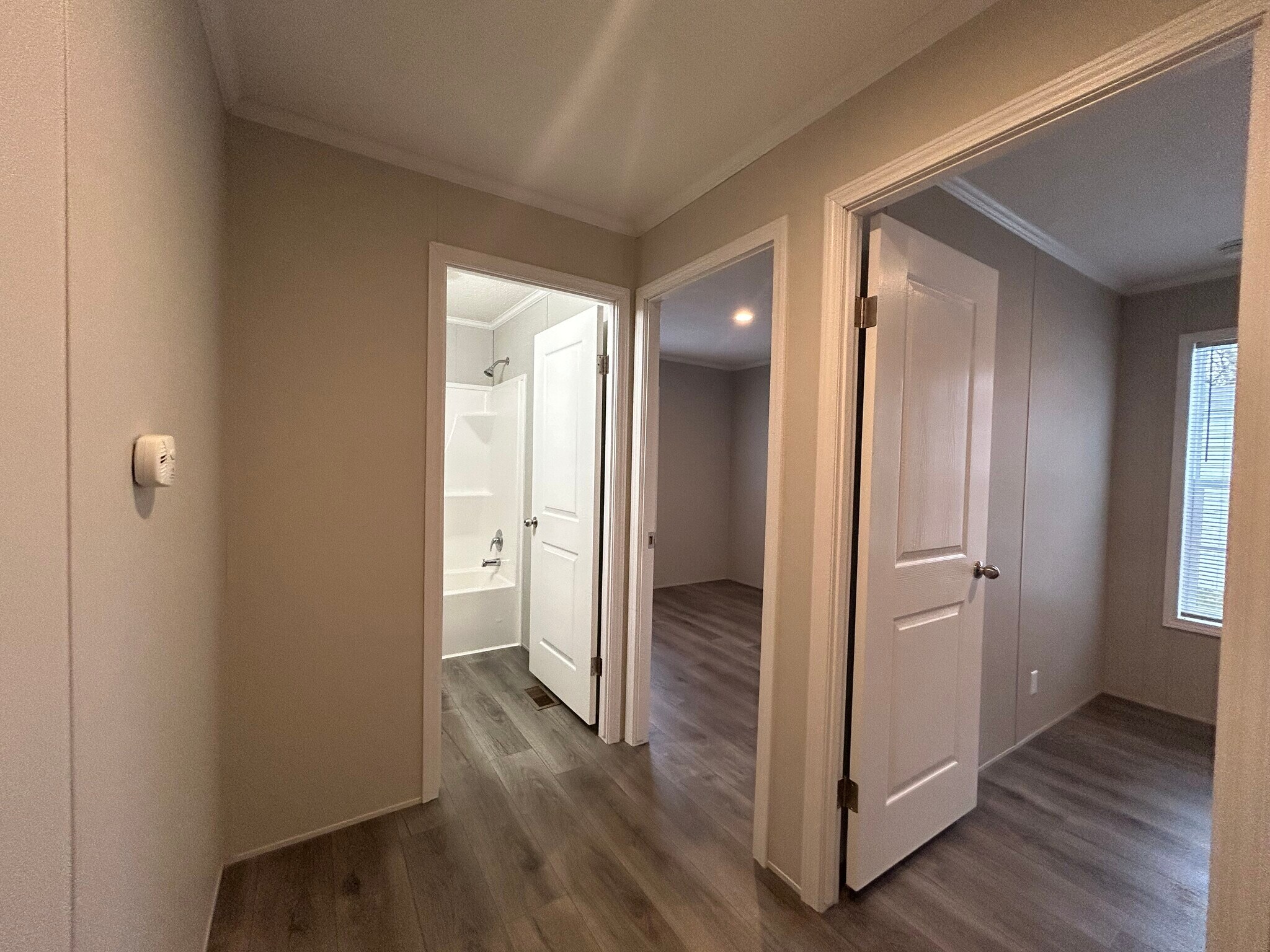 Building Photo - 11424 Oakgrove Dr