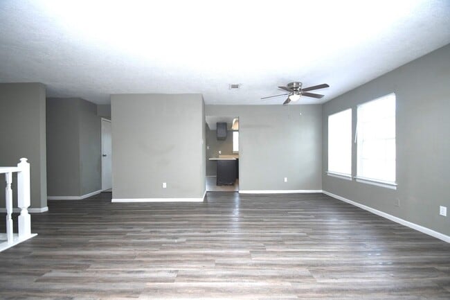 Building Photo - 379 Richvale Ln