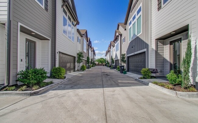 Building Photo - 774 Paul Quinn St