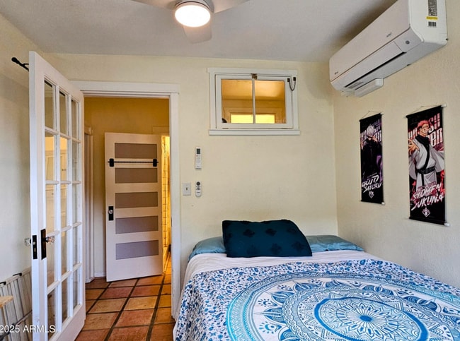 Building Photo - 25 Sowles Ave