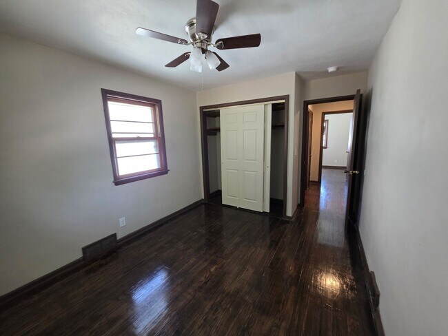 Building Photo - 1615 12th Ave