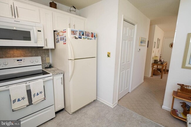 Building Photo - 39028 Bayview W