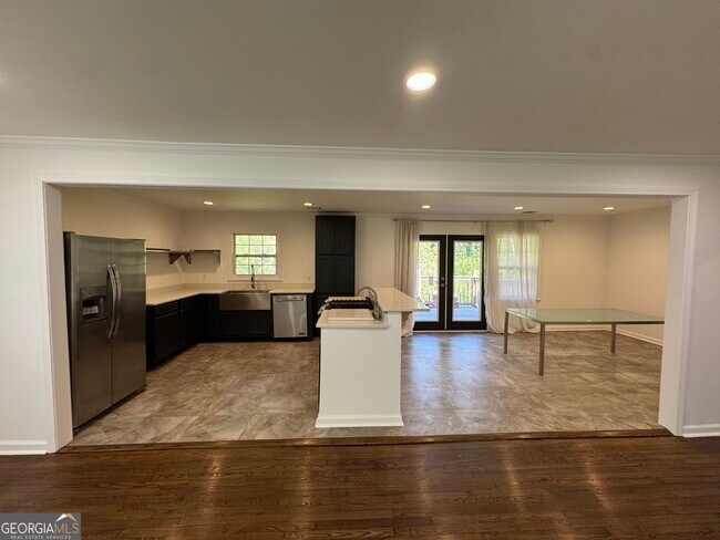 Building Photo - 995 Fleetwood Cir SW