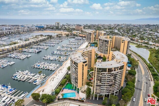 Building Photo - 4335 Marina City Dr