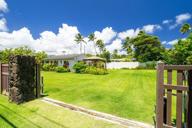 Building Photo - 110 N Kalaheo Ave