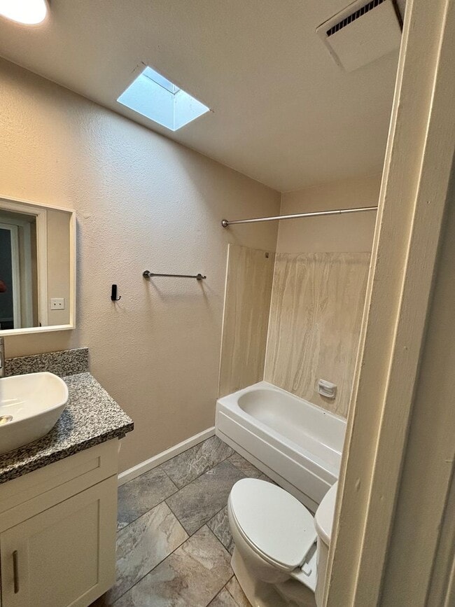 Building Photo - 3028 N Edith Blvd