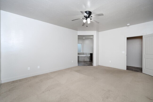 Building Photo - Comfort & Style: Spacious 3-Bed, PLUS LARGE OFFICE, 2-Bath Retreat in DESERT CANYON"