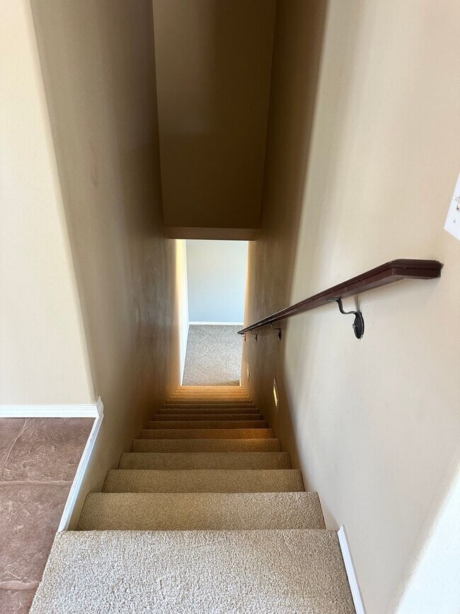 Building Photo - Stunning 4 Bedroom Briarwood Home with City View