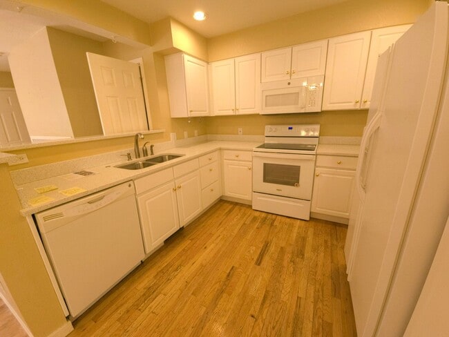 Building Photo - Available Now. Wellman Creek Condo