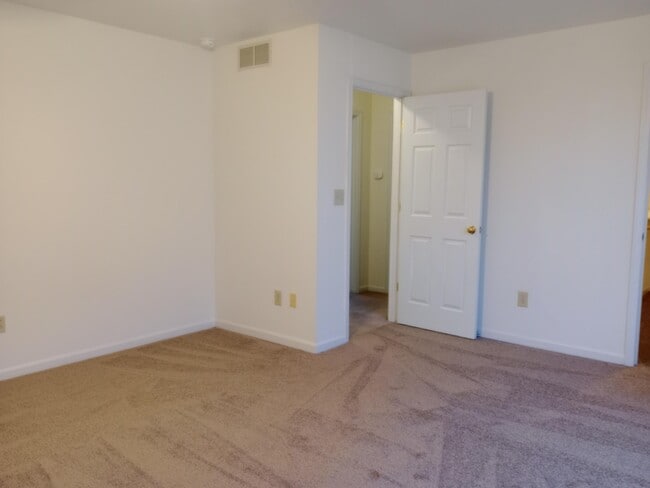 Building Photo - 2416 Calder Ct