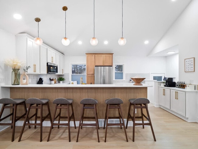 Building Photo - 4155 Ascot Ln