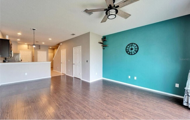 Building Photo - 8842 turnstone Dr