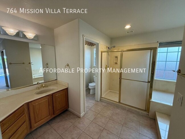 Building Photo - 764 Mission Villa Terrace