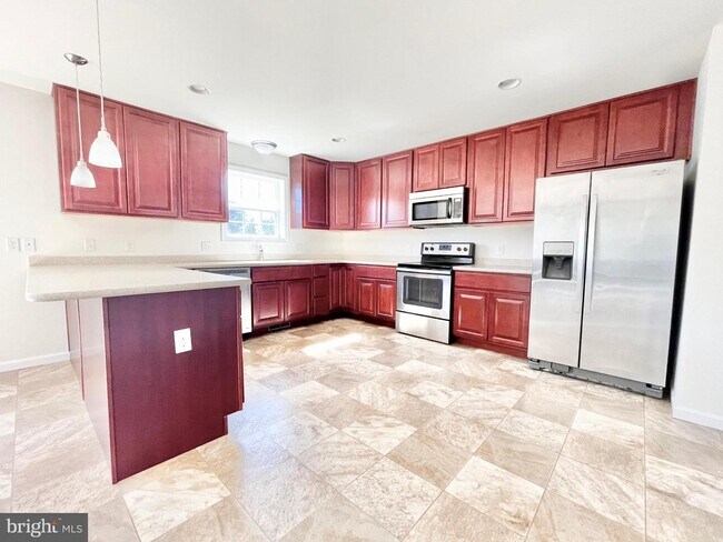 Building Photo - 253 S Marshview Terrace