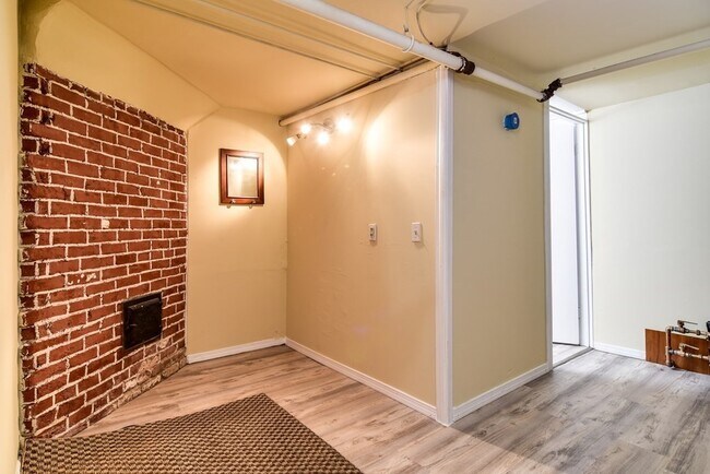 Building Photo - 57 Coburn Ave