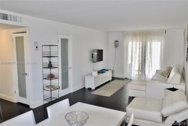 Building Photo - 61 Collins Ave