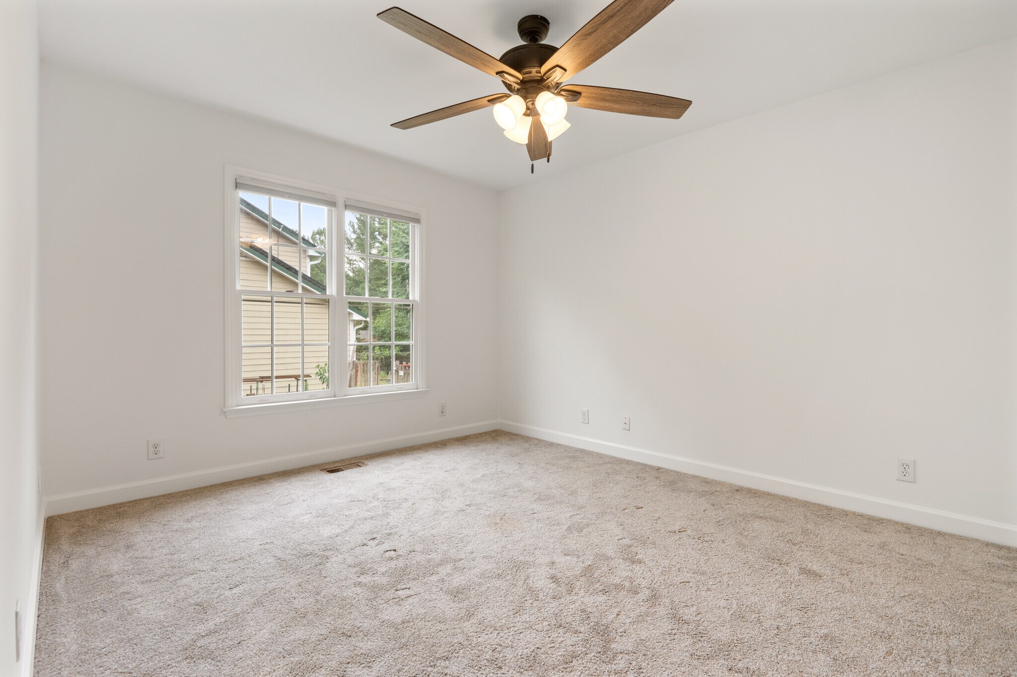 Building Photo - 4 Kandes Ct