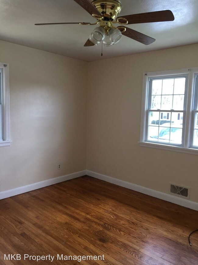 Building Photo - 3 br, 1 bath House - 1211 Stoutamire Drive