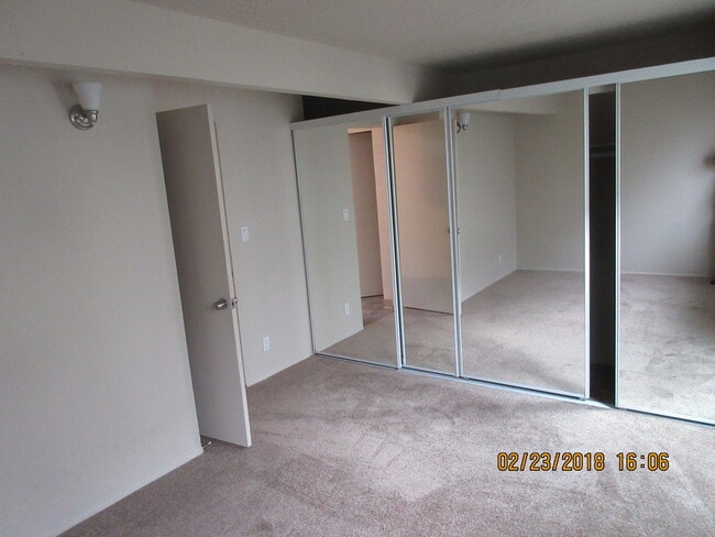 Building Photo - (690) Circle Court - 1 Bedroom / 1 Bathroom