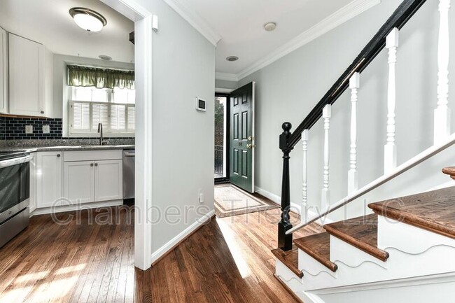 Building Photo - 1121 Portner Rd