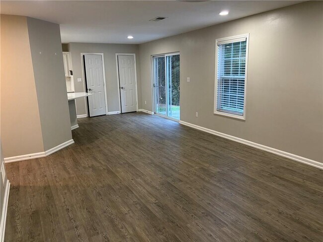 Building Photo - 1105 Trumpet Vine Ct SE
