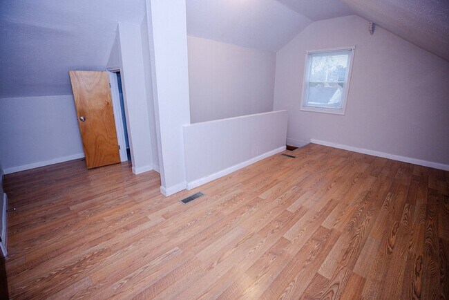 Building Photo - 3416 Chestnut St