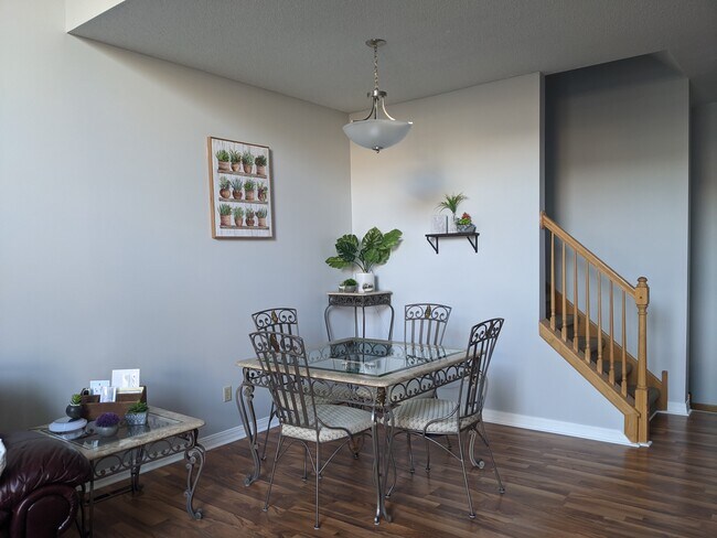 Dining area - 679 Woodduck Dr