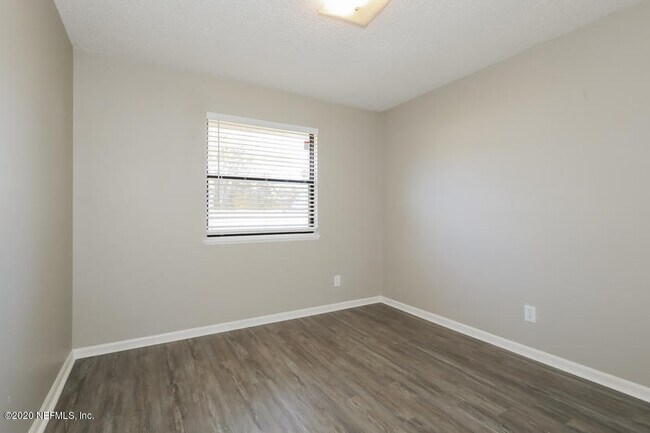 Building Photo - 301 North St