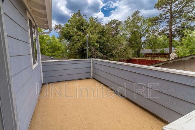 Building Photo - 3565 N Manor Rd