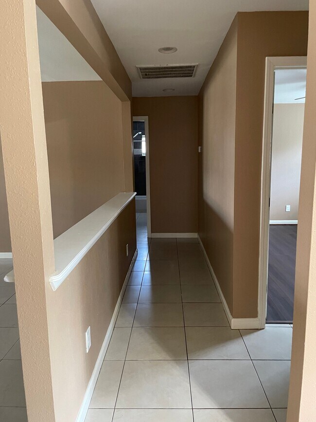 Building Photo - 12015 Sea Shore Dr