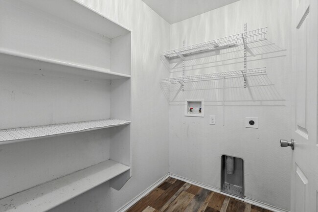 Building Photo - 1201 Lambert Dr