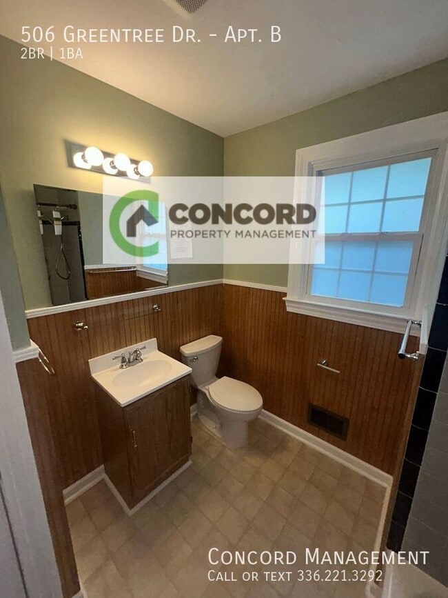 Building Photo - 506 Greentree Dr