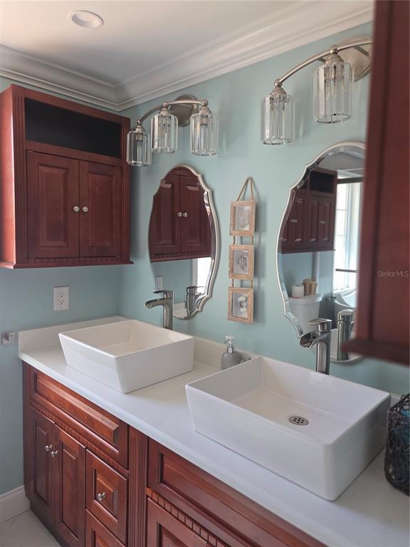 Building Photo - 507 Lakeshore Dr