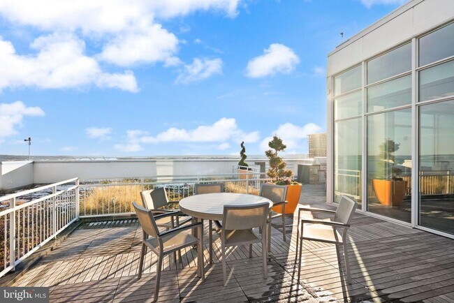 Building Photo - 925 N Fairfax St