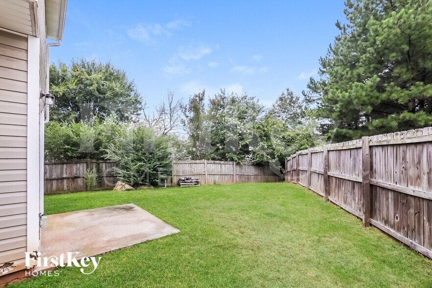 Building Photo - 4815 Bob White Run