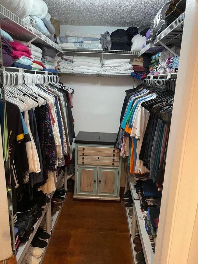 Building Photo - 1592 Springside Dr