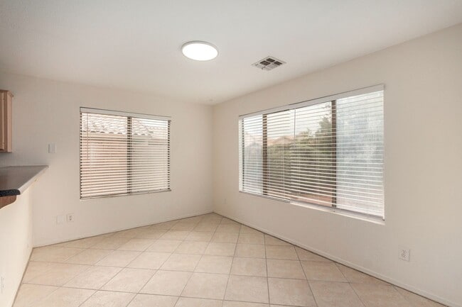 Building Photo - 3 Bedroom / 2.5 bath CORNER Lot in Ahwatukee