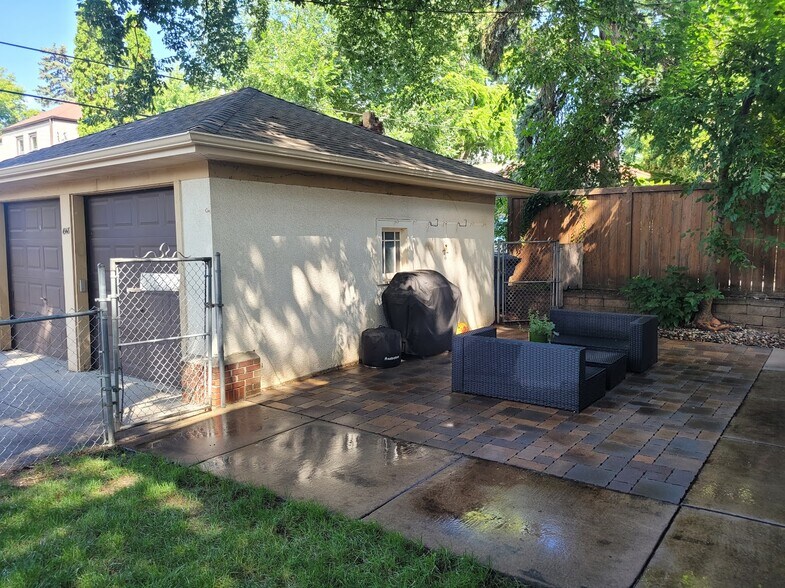 Patio view with garage in alley - 4948 Aldrich Ave S