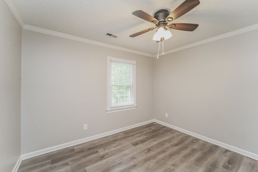Building Photo - 2305 Whispering Spring Dr