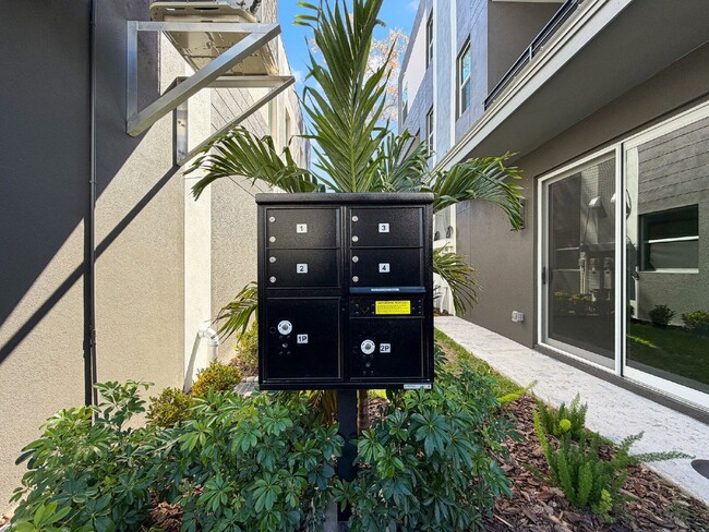 Building Photo - 342 14th St N