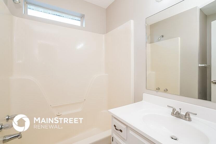 Building Photo - 4019 Farmingham Woods Dr