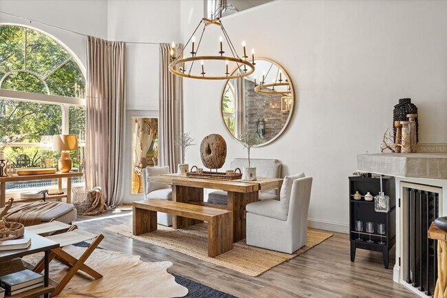 Building Photo - 989 Summer Lakes Dr