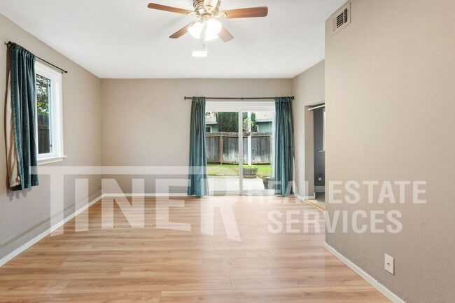 Building Photo - 603 11th St