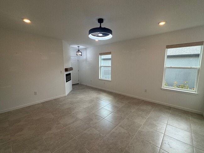 Building Photo - Stunning 3/2 in 55+ Stone Creek - Will rent quick