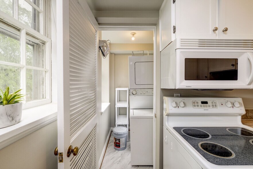 Building Photo - 3420 38th St NW
